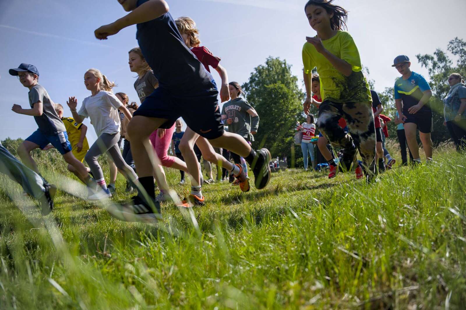 Schüler bei einem Spendenlauf im Mayener Grubenfeld